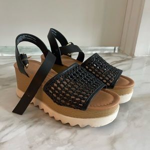 Platform sandals